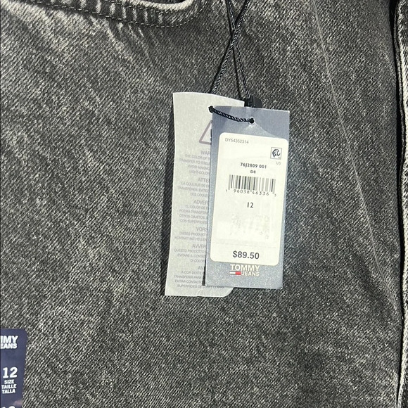 NWT Tommy Black Denim Tapered Mom Jeans, Size 12 - Picture 2 of 9